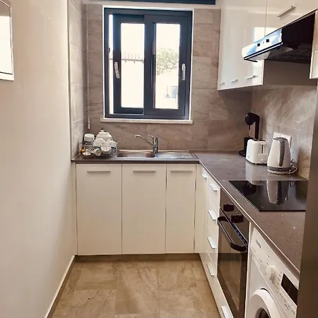 Comfortable Apartment In Kato Paphos Nearest The Sea Apartman *